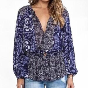 Women's Blue Patterned Top